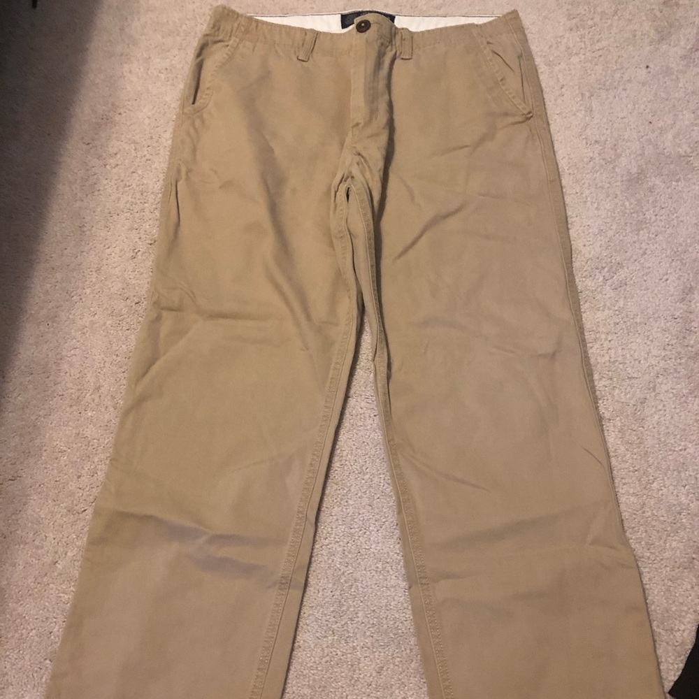 Men’s relaxed straight khakis